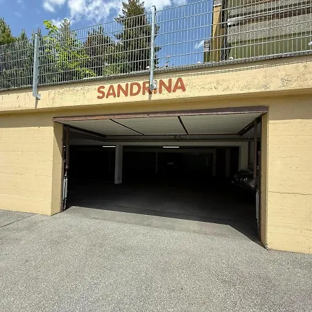 Sandrina 101 *